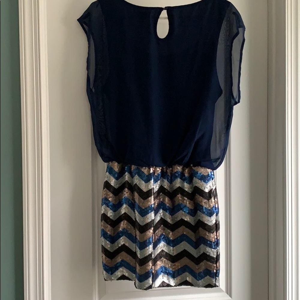 Dress - Picture 3 of 3
